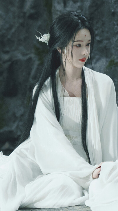 月鳞绮纪 陈都灵∣雾妄言