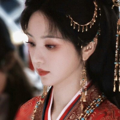 爱是找寻自己缺失的灵魂.