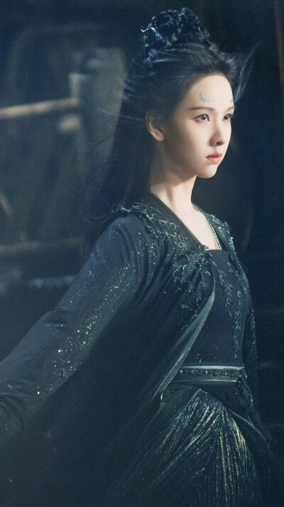 月鳞绮纪 陈都灵∣清漪