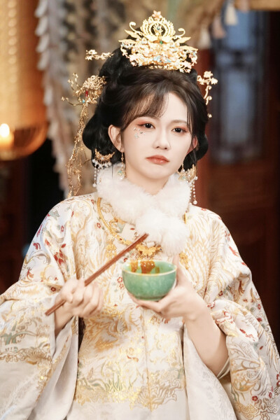 陛下请躺好，娘娘她是真大佬 查祎琛∣沈宁