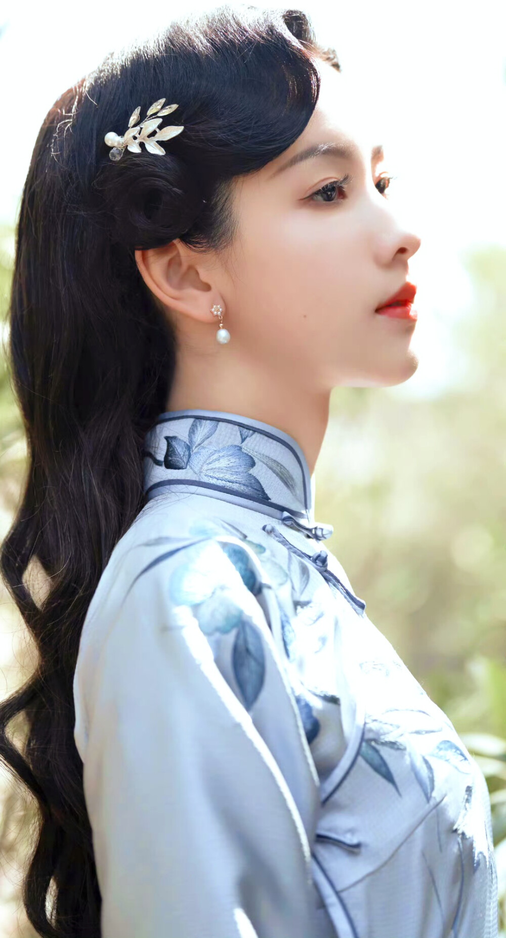 陈都灵