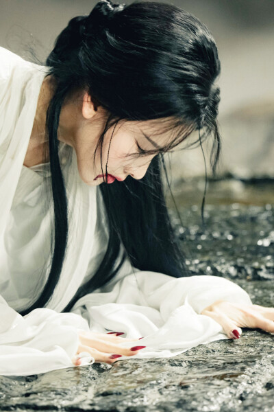 月鳞绮纪 陈都灵∣雾妄言