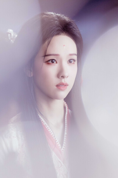 月鳞绮纪 陈都灵∣雾妄言