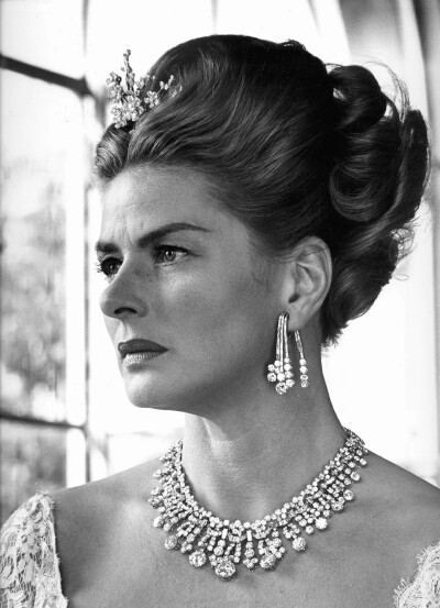 英格丽·褒曼在改编自迪伦马特名剧的电影《贵妇还乡》中
