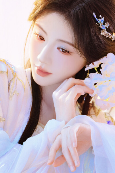 月鳞绮纪 鞠婧祎∣露芜衣