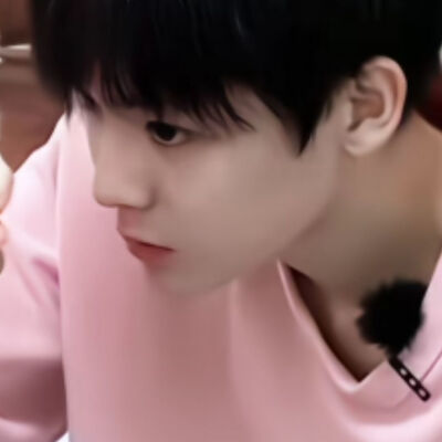 像水蜜桃 轻轻咬