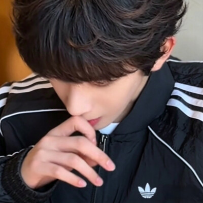 我截了还给衣服换了个色