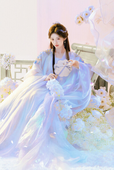 月鳞绮纪 鞠婧祎∣露芜衣