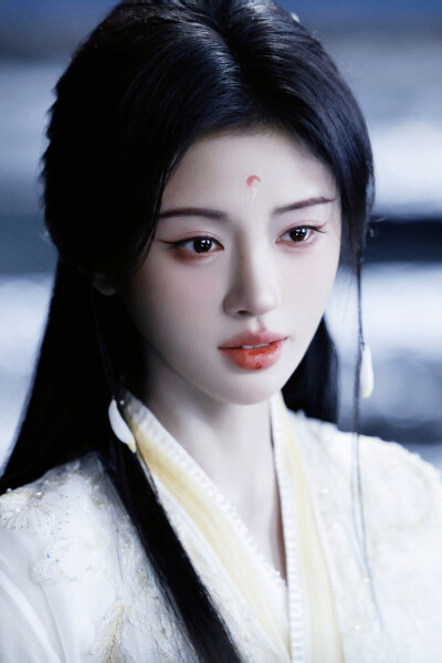 月鳞绮纪 鞠婧祎∣露芜衣