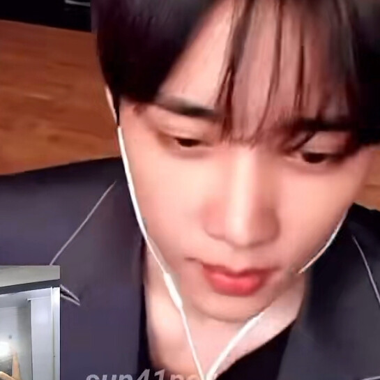 眼睛能不能睁开？