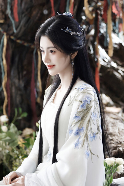 月鳞绮纪 鞠婧祎∣露芜衣