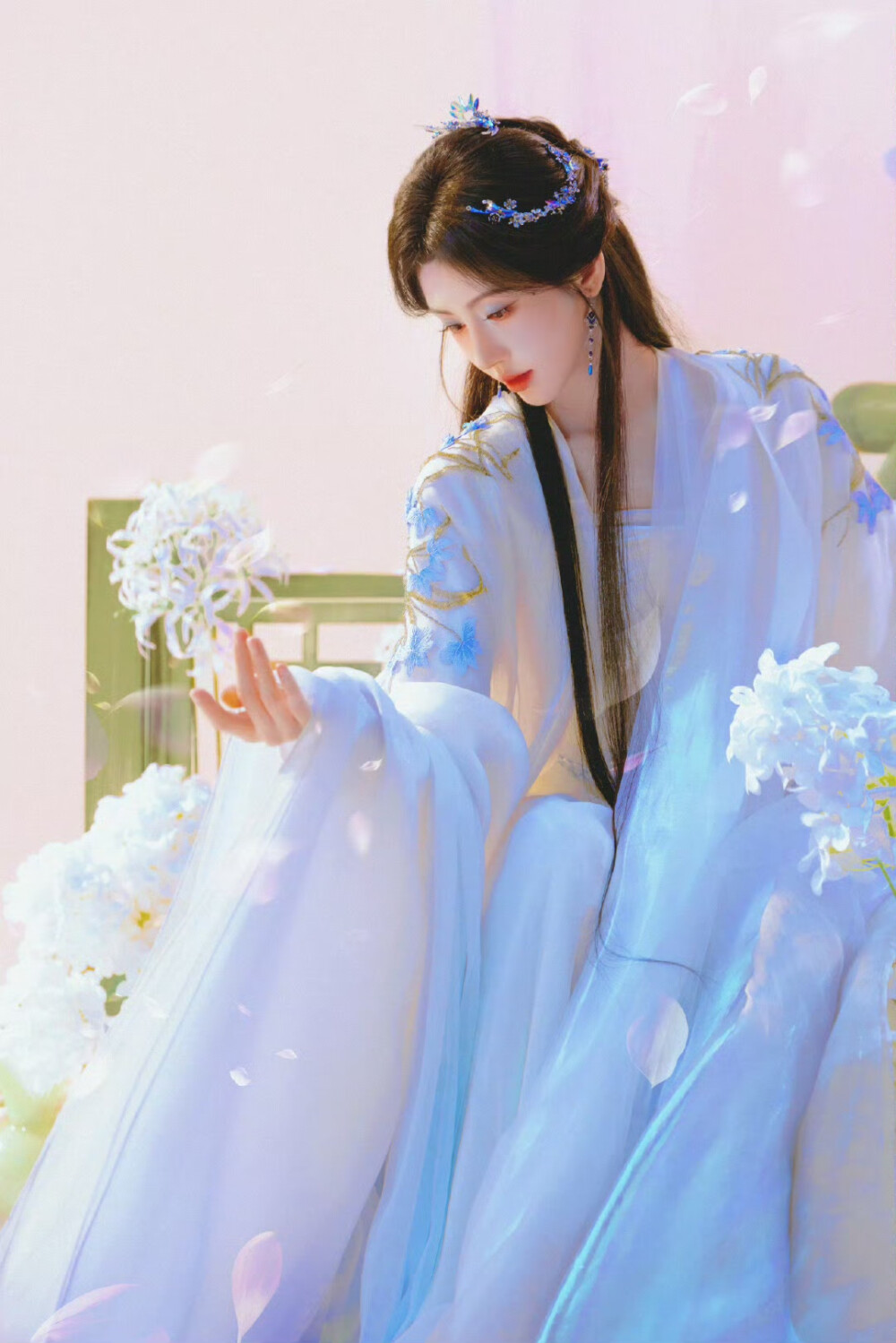 鞠婧祎