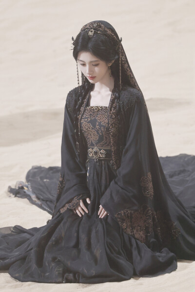 月鳞绮纪 鞠婧祎∣露芜衣