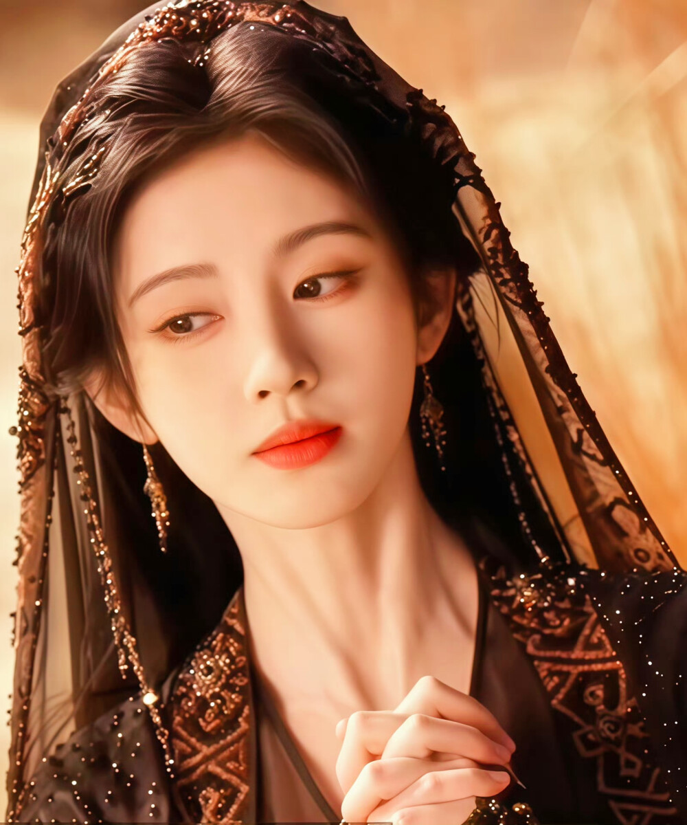 鞠婧祎/露芜衣