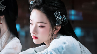 陈都灵