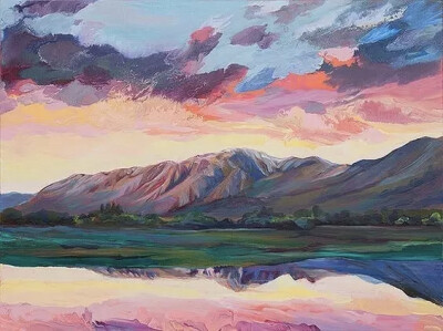 Carla Hananiah
是一位年轻的新西兰女性艺术家
她有着不一样的辽阔情怀
笔下的天空,尤其是晚霞
壮丽辽阔,色彩绚丽,层次分明
比摄影更美
看完都想去学油画了！
