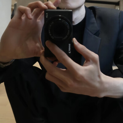 头像｜男生头像 常说人生若只如初见我在想到底什么样的羁绊才能让两颗陌生的心依偎在一起