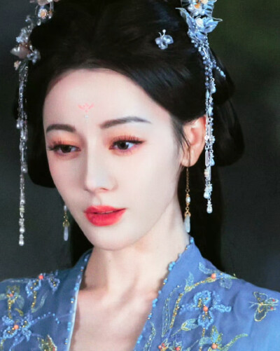 迪丽热巴/贺思慕