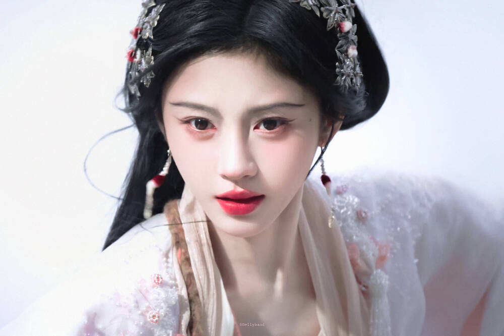 鞠婧祎