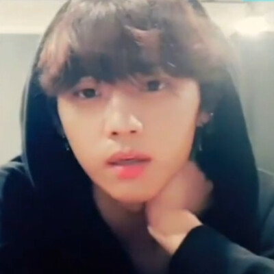 老姐妹们我今天上了好几次电视我以后能成为女明星吗和迪丽热巴并列的那种