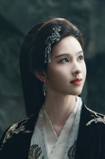 月鳞绮纪 陈都灵∣雾妄言