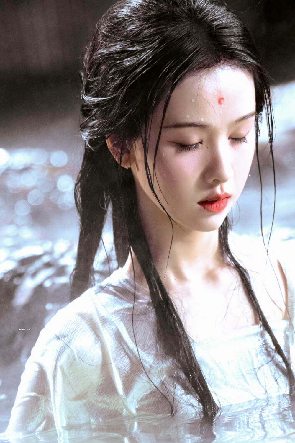 露芜衣ꪔ̤̮ꪔ̤̫ ​​​