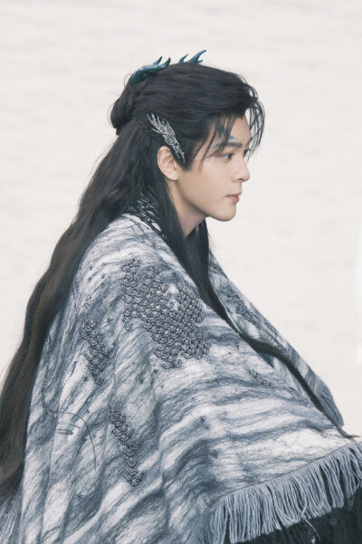 月鳞绮纪 曾舜晞∣苍淏