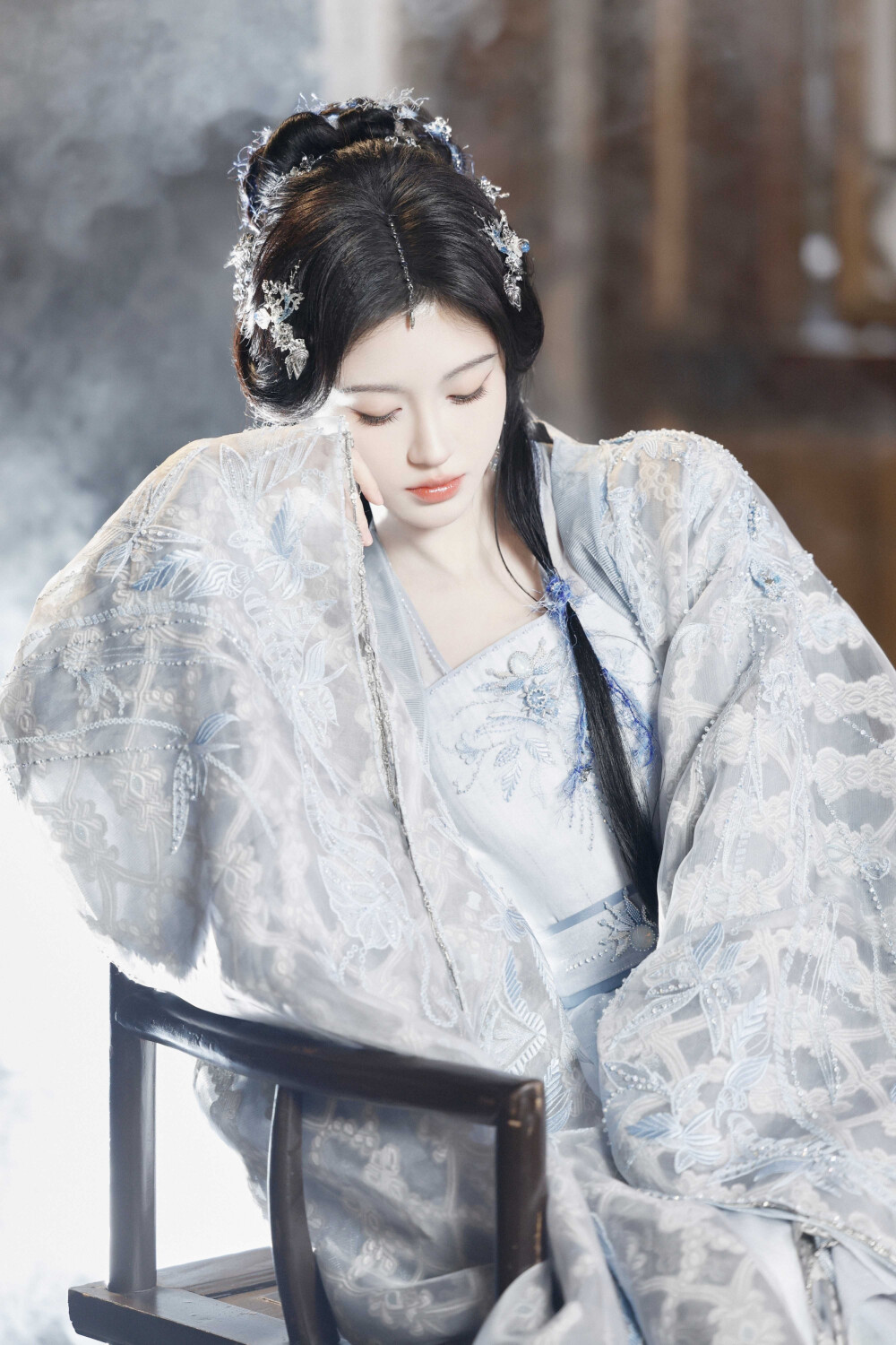 月鳞绮纪 鞠婧祎∣露芜衣