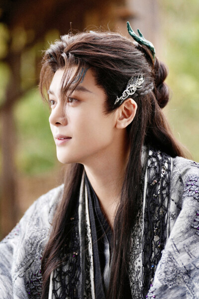 月鳞绮纪 曾舜晞∣苍淏