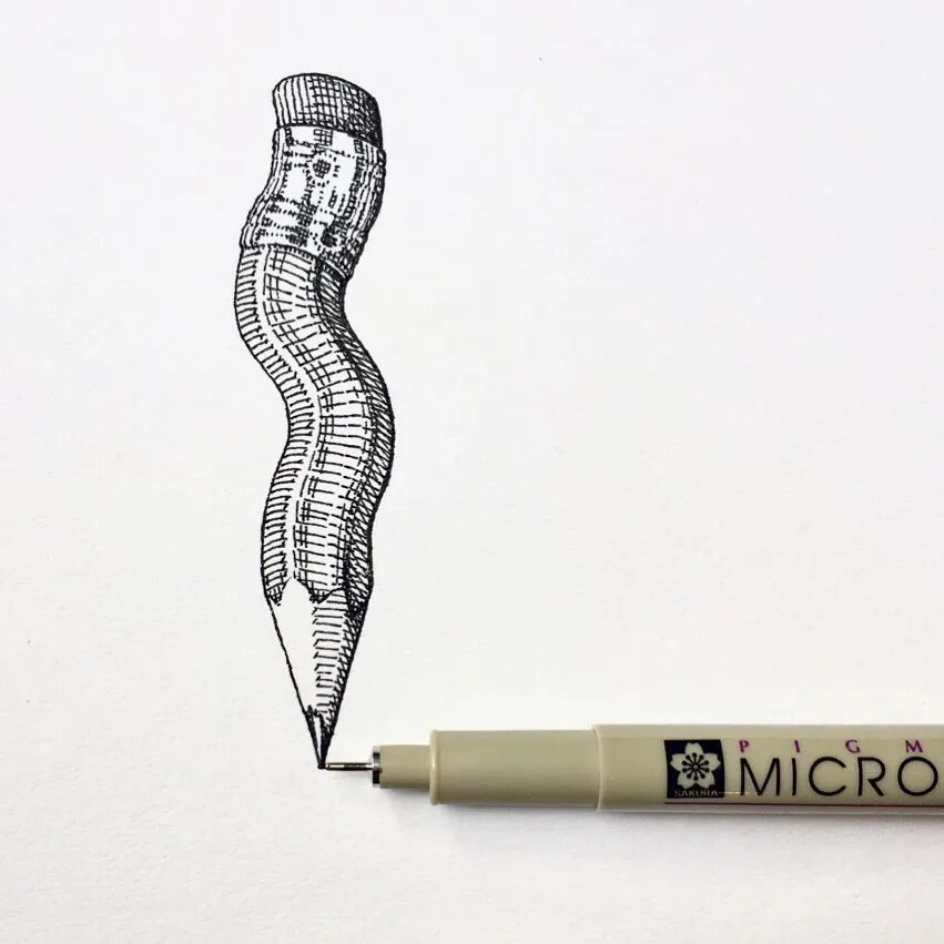 August Lamm
生活在康涅狄格州
凭一组针管笔手绘引18万人的围观喜欢
不同的针管笔的线条可以画出不一样效果
也可以根据画面的需要灵活使用针管笔绘画
