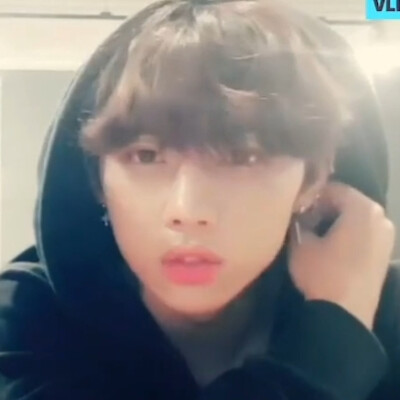 老姐妹们我今天上了好几次电视我以后能成为女明星吗和迪丽热巴并列的那种