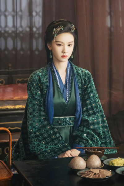 月鳞绮纪 陈都灵∣雾妄言