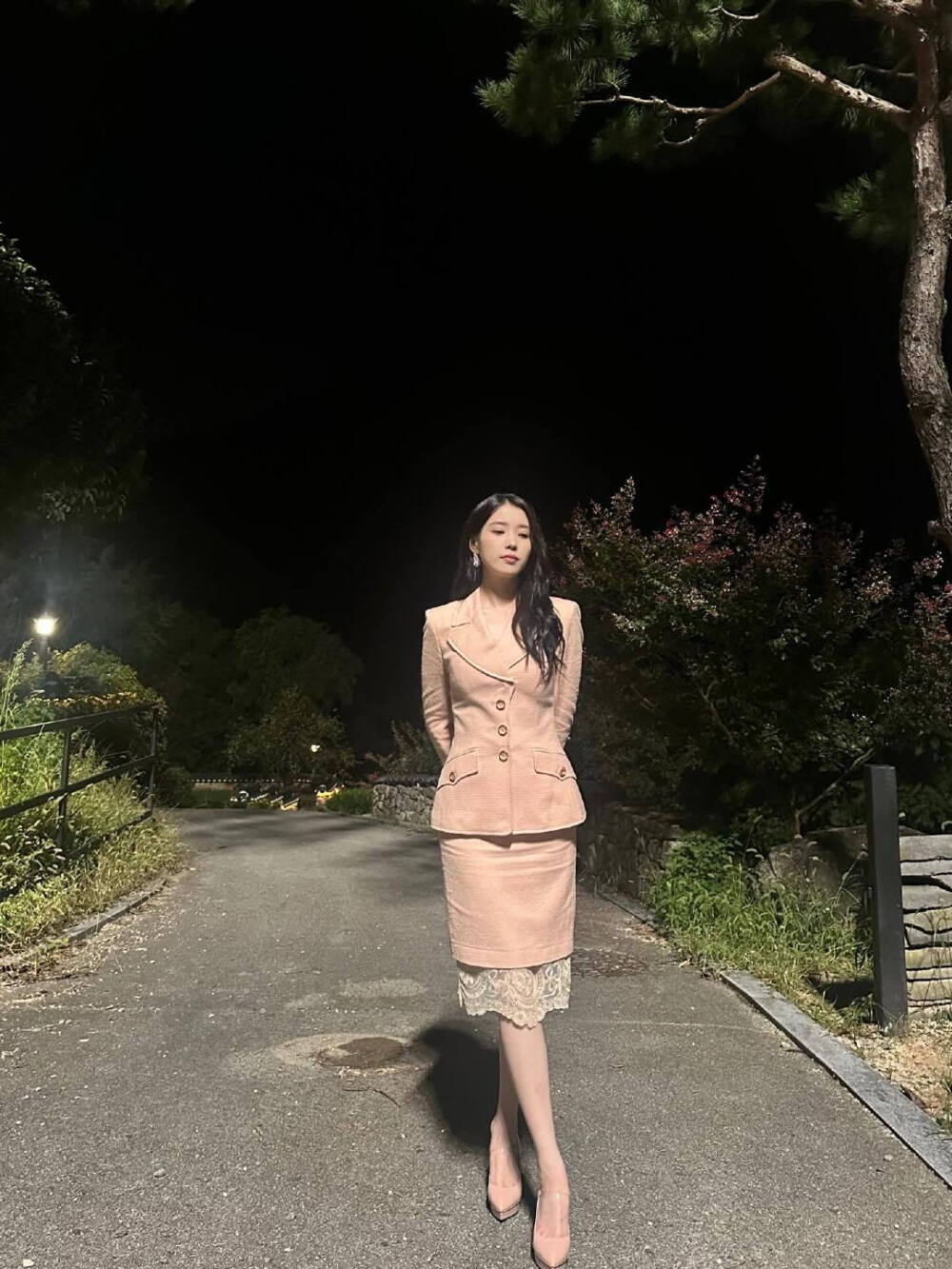 IU
