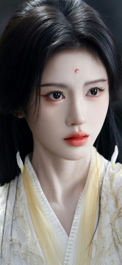 鞠婧祎《月鳞绮纪》露芜衣