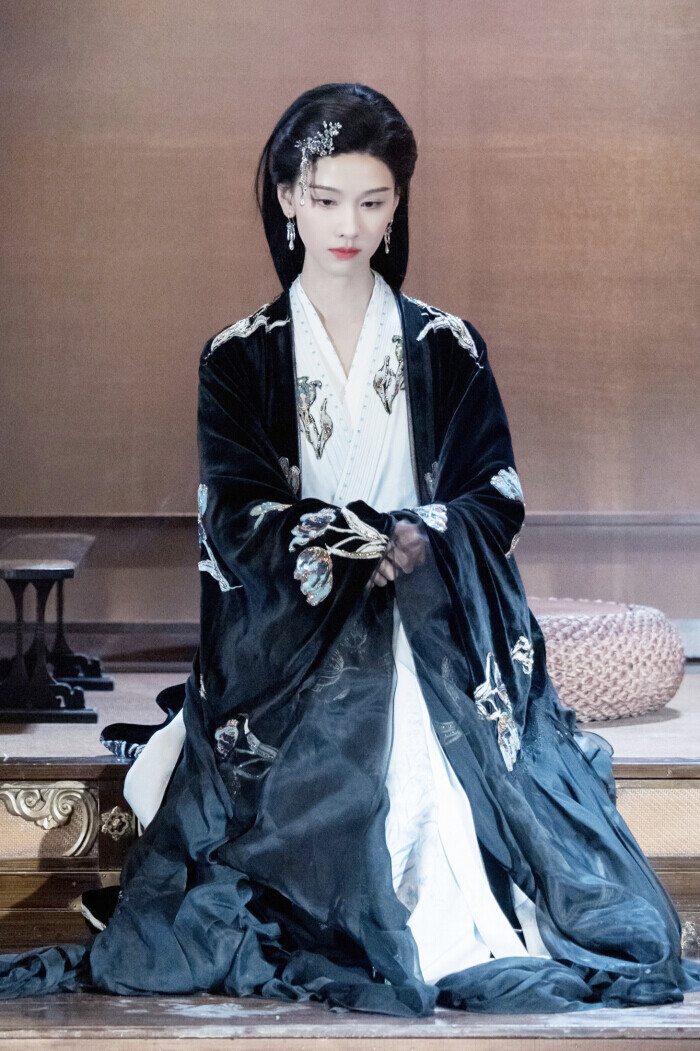 陈都灵