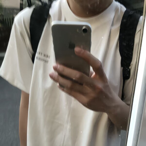 头像｜男生头像 心已经超载了没力气产生任何情绪或许我需要一场很长的很安静的休息