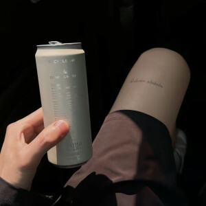 头像｜男生头像 心已经超载了没力气产生任何情绪或许我需要一场很长的很安静的休息