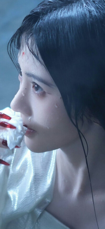 鞠婧祎《月鳞绮纪》露芜衣