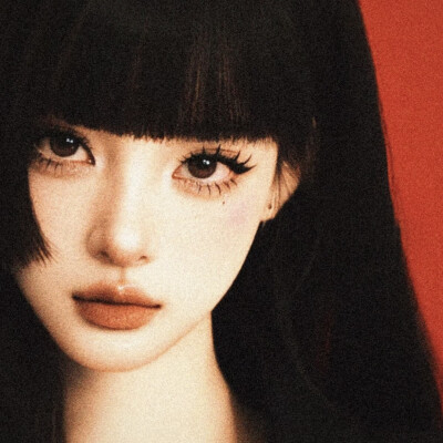 黑红 女头
