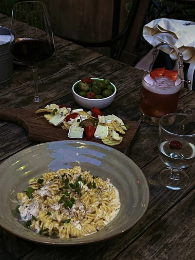 日常
塑料袋飞得比鸟还高