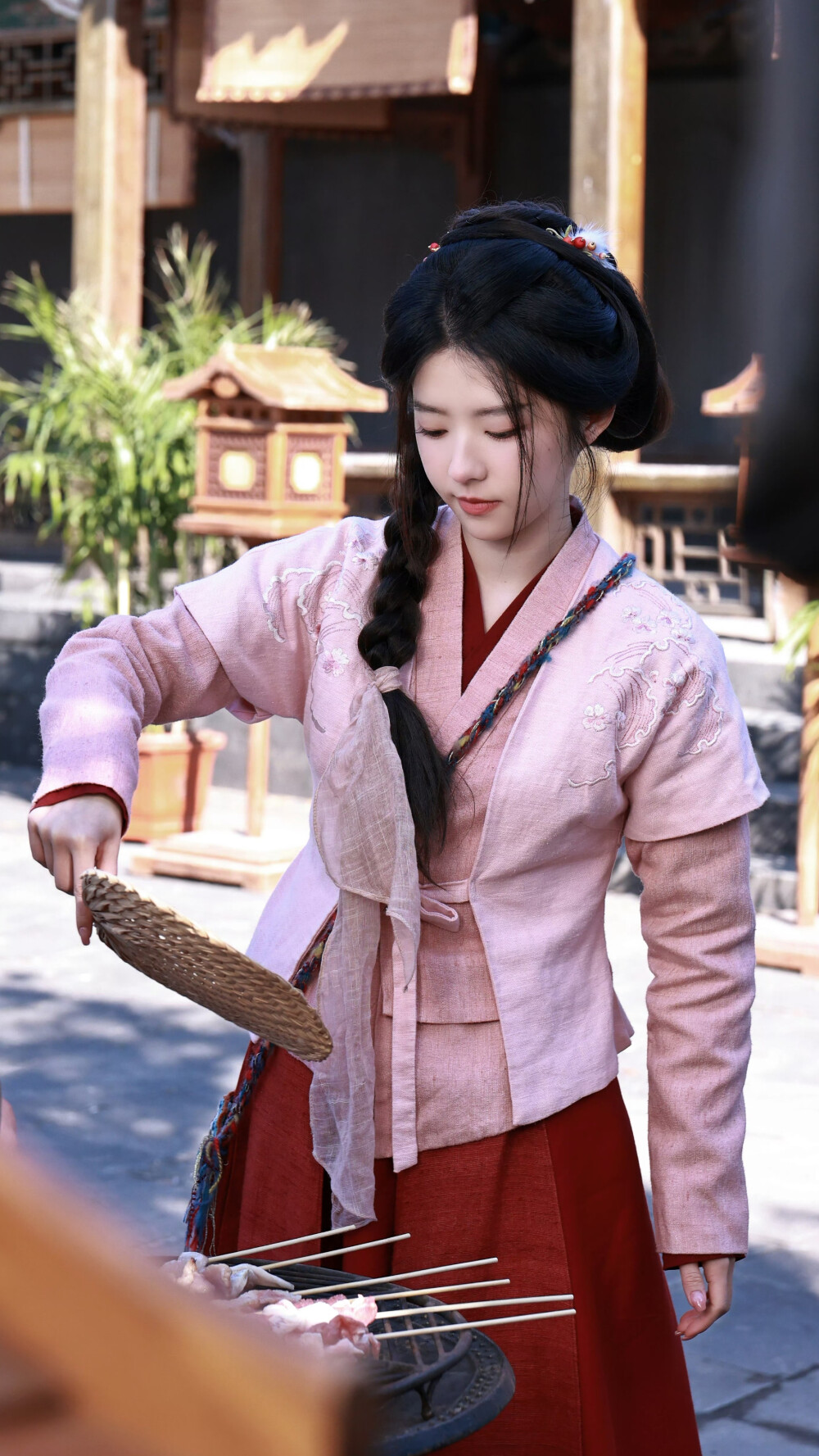 烧火丫头闹侯府 何蓝逗