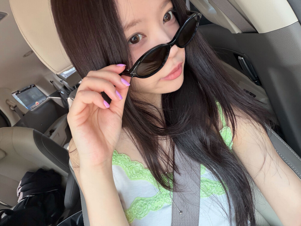 ILLIT moka境萌花