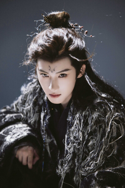 月鳞绮纪 闫桉∣源无获