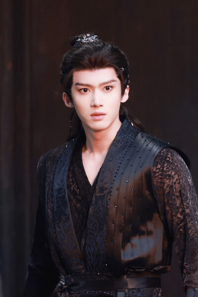 月鳞绮纪 闫桉∣厉劫