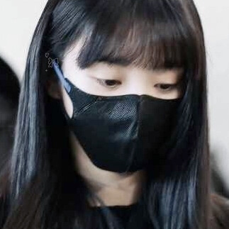 因为要凑头像，所以我的相册现在被黑口罩包围了……