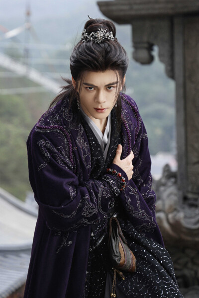 月鳞绮纪 曾舜晞∣武拾光