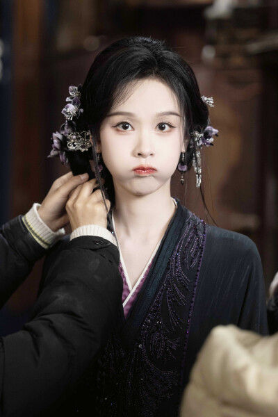 月鳞绮纪 陈都灵∣雾妄言