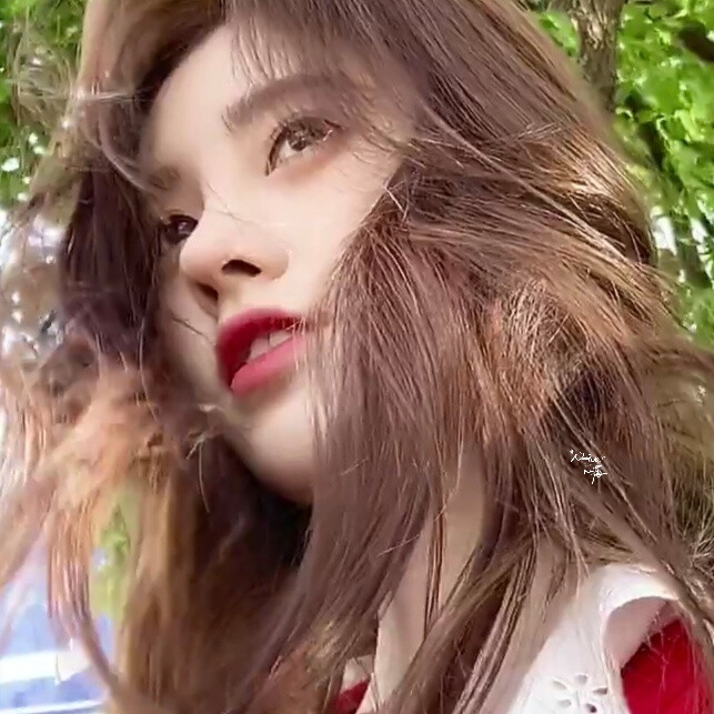 鞠婧祎