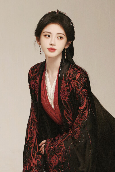 月鳞绮纪 鞠婧祎∣露芜衣