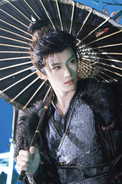 月鳞绮纪 闫桉∣厉劫